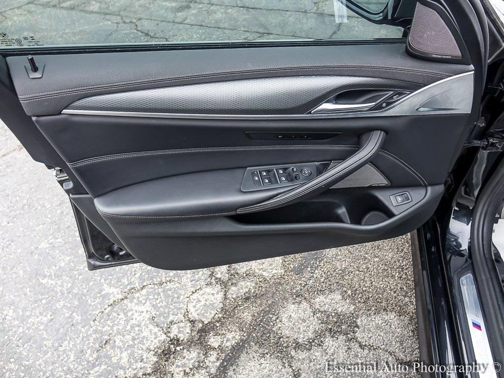 2021 BMW M550I - Image 22