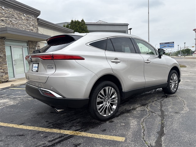 2022 Toyota Venza XLE photo 4