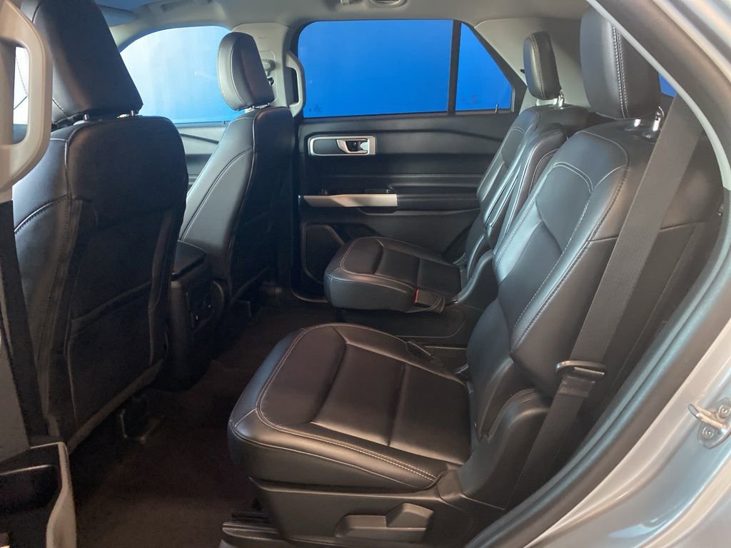 2023 Ford Explorer XLT photo 7