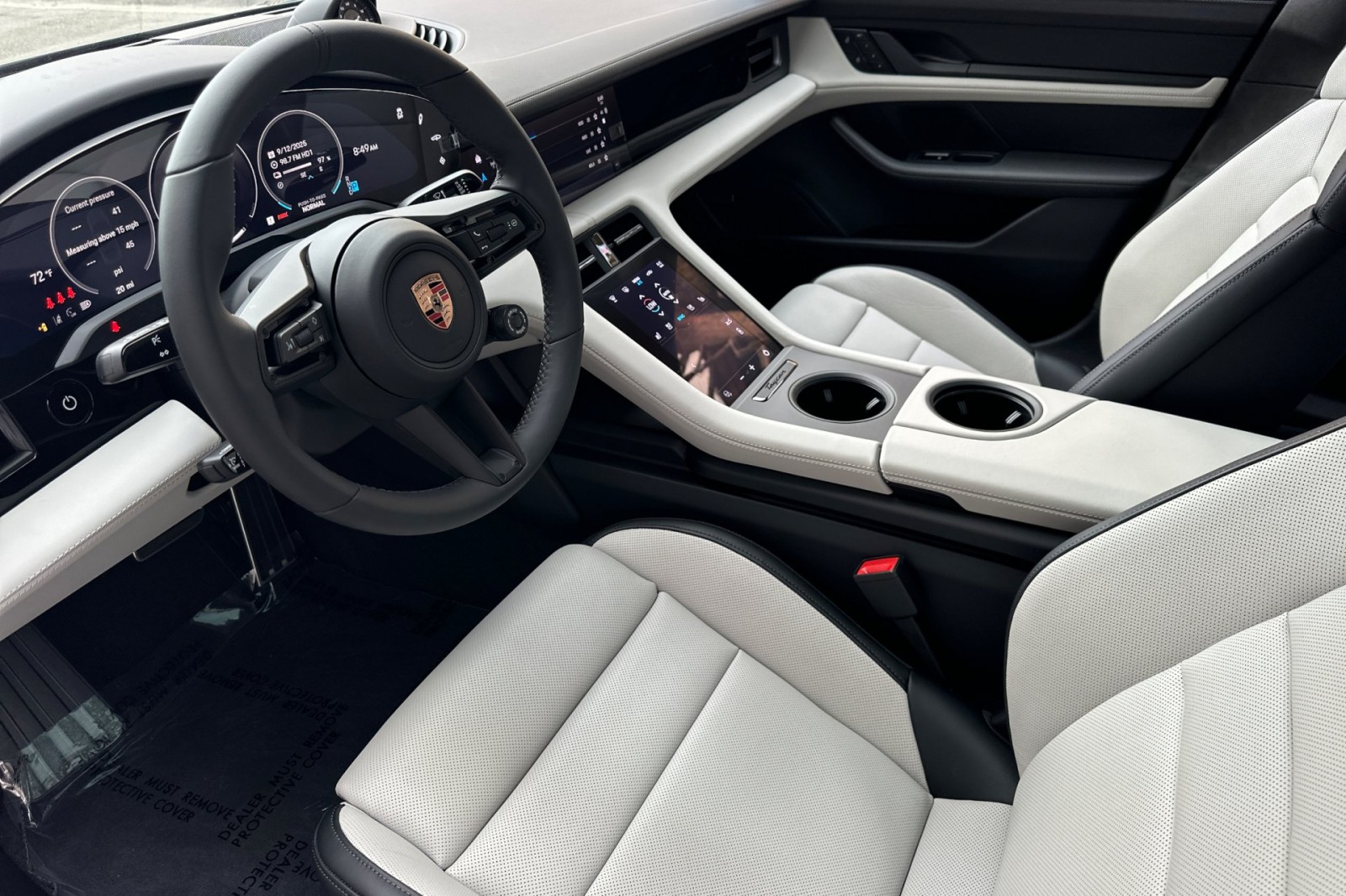2026 Porsche Taycan GTS photo 4
