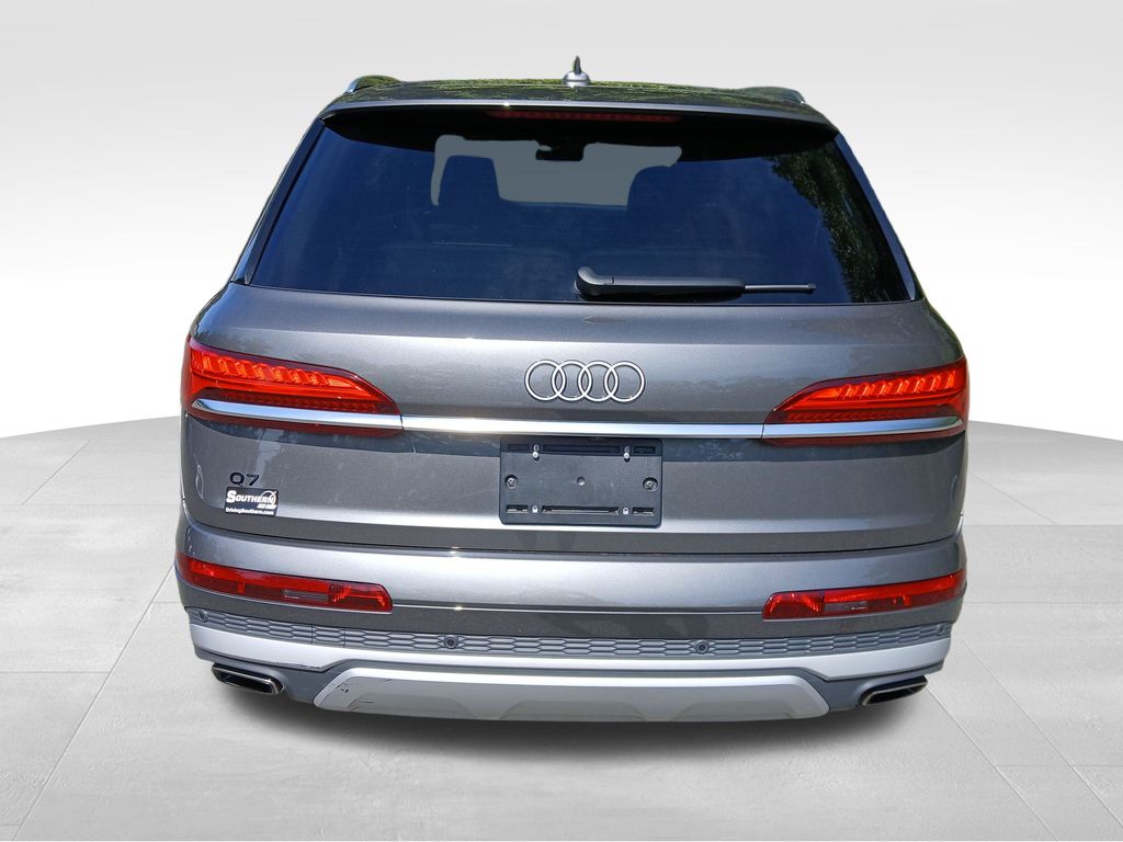 2025 Audi Q7 55 Premium Plus photo 4