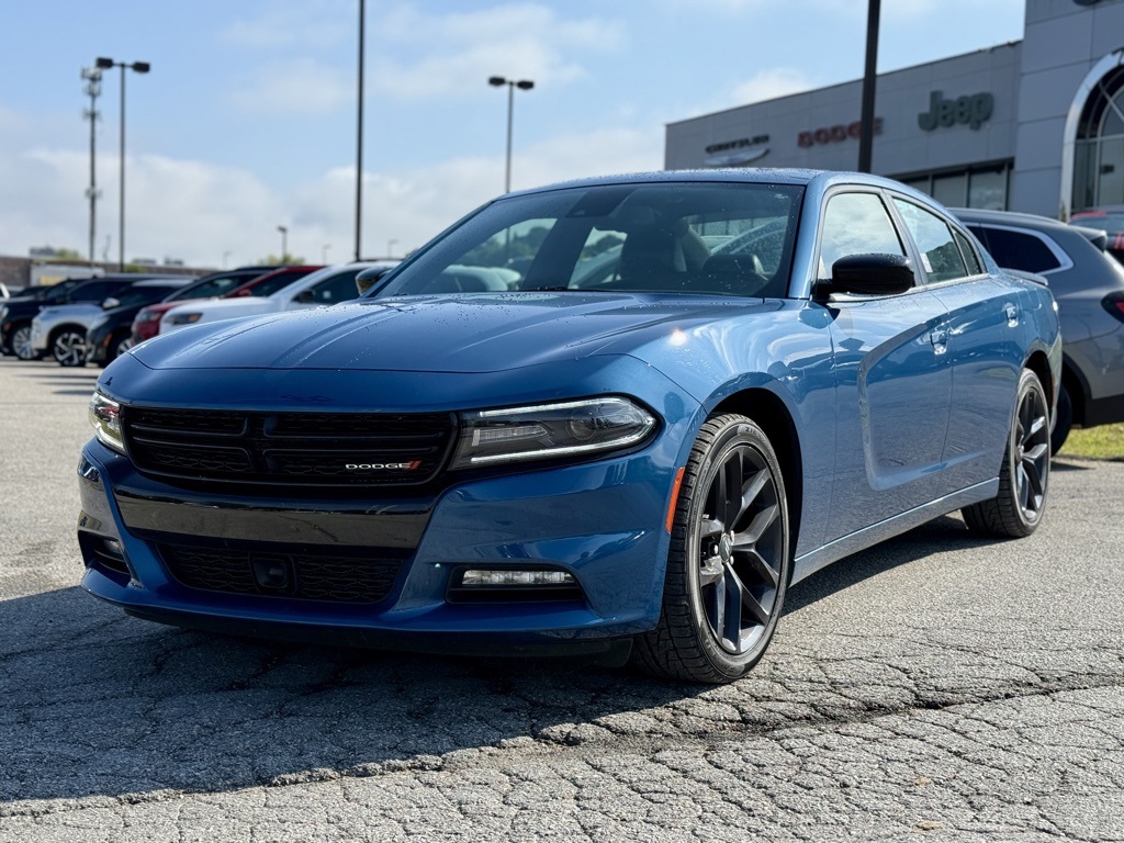 2020 Dodge Charger SXT photo 2