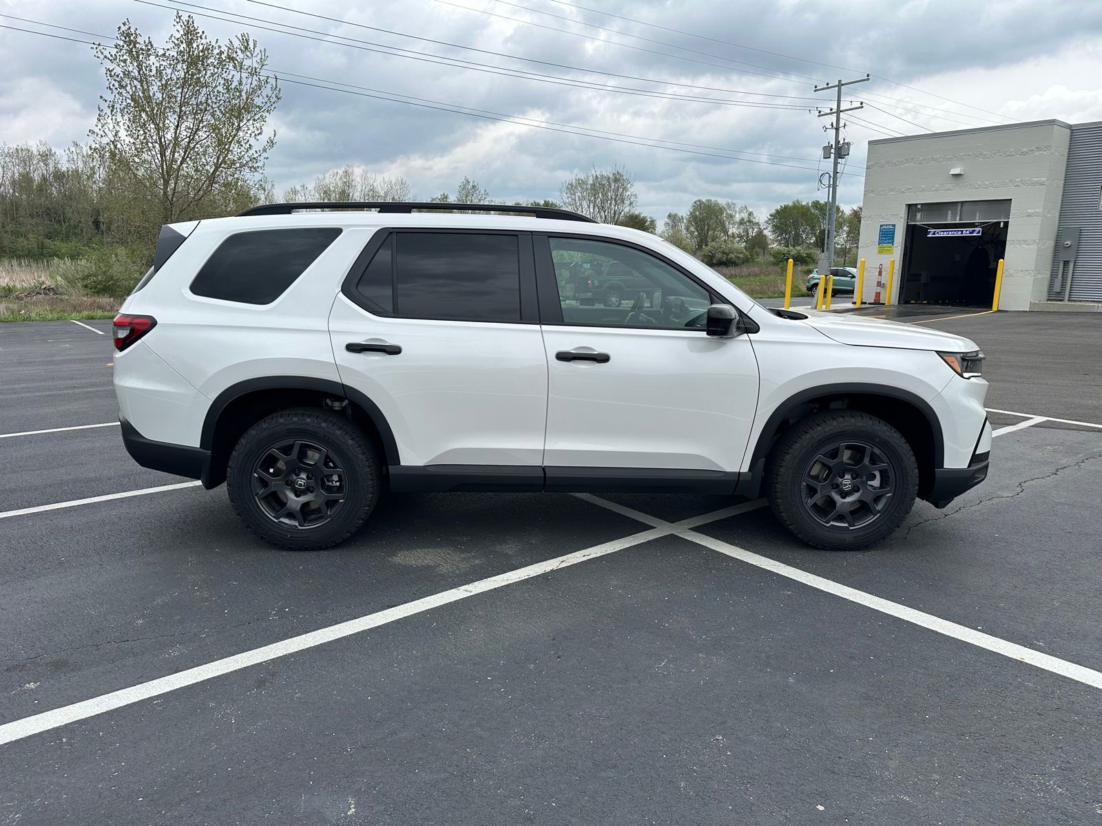 2025 Honda Pilot TrailSport photo 6