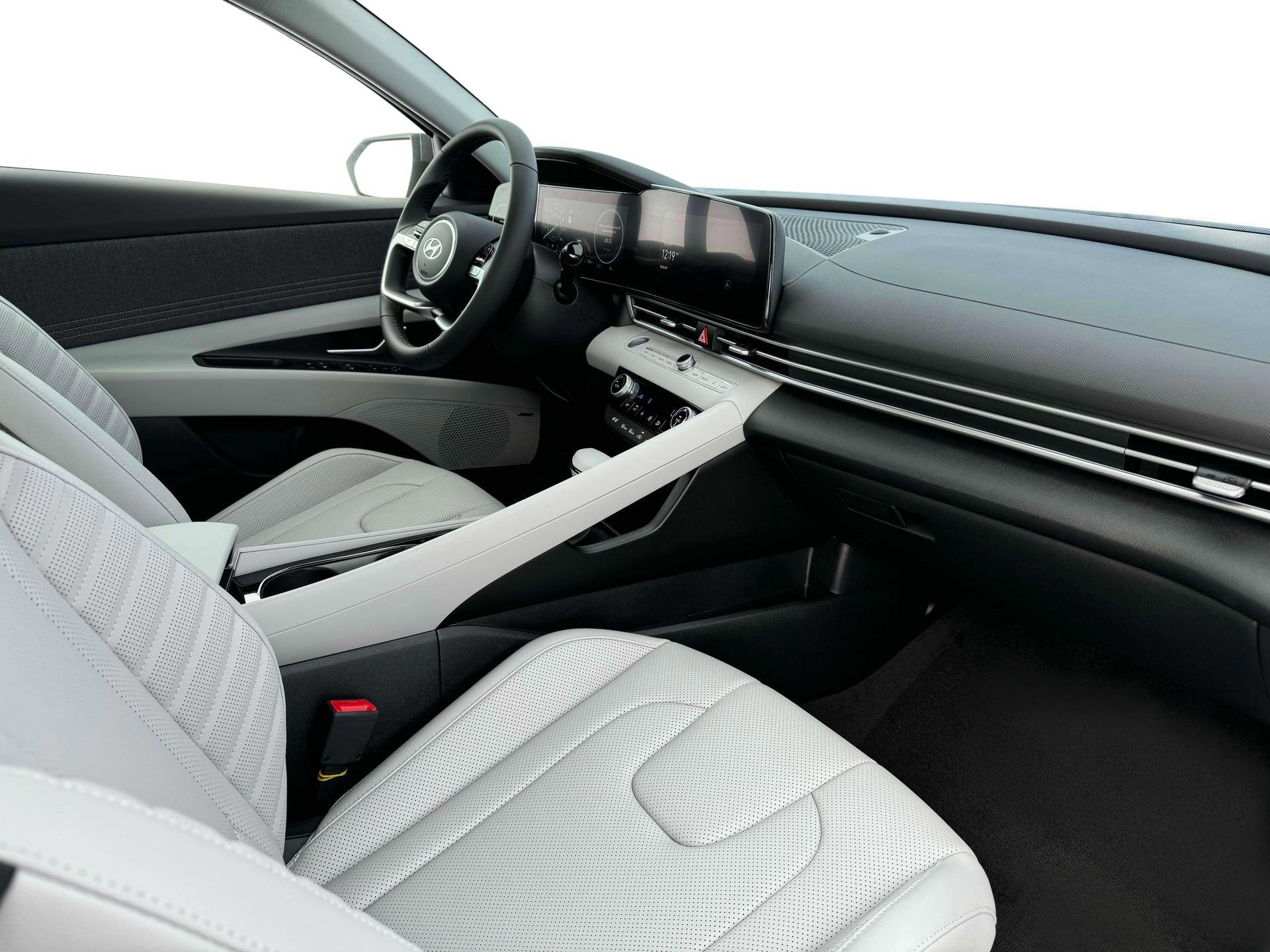 2025 Hyundai Elantra Hybrid Limited photo 15