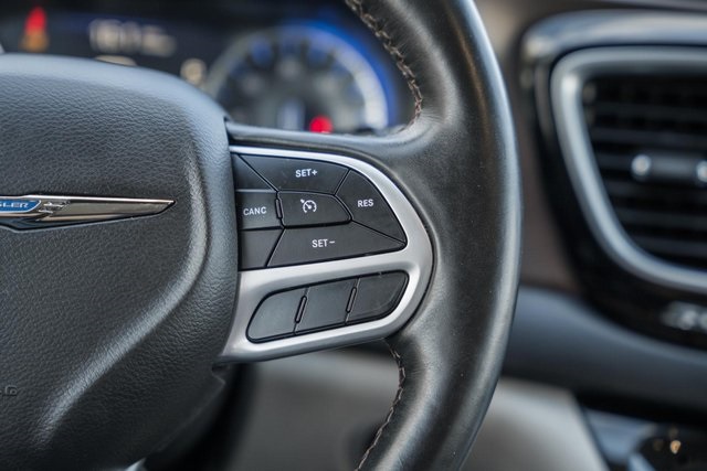 2018 Chrysler Pacifica Touring Plus photo 23