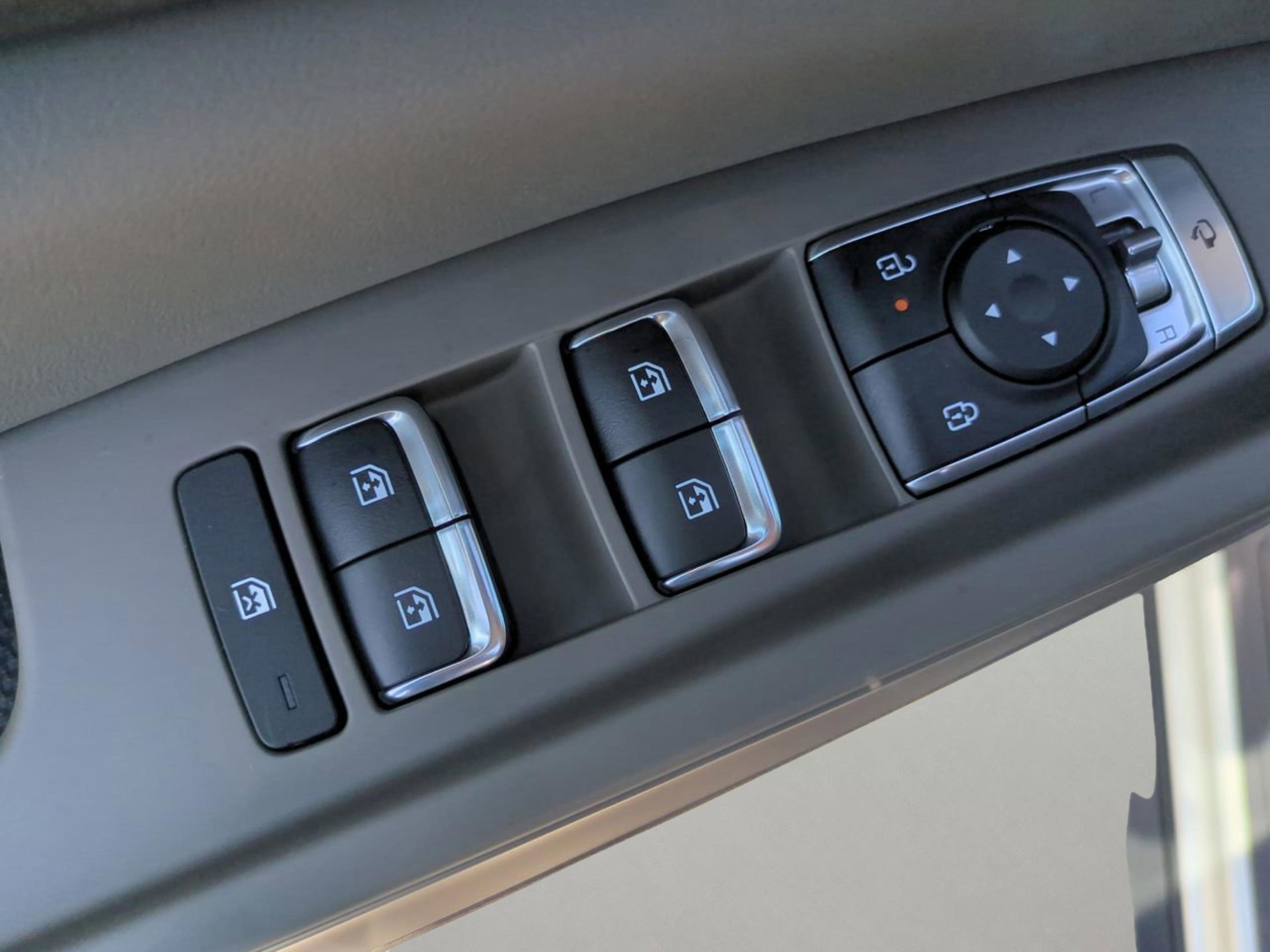 2026 Kia Carnival EX photo 28