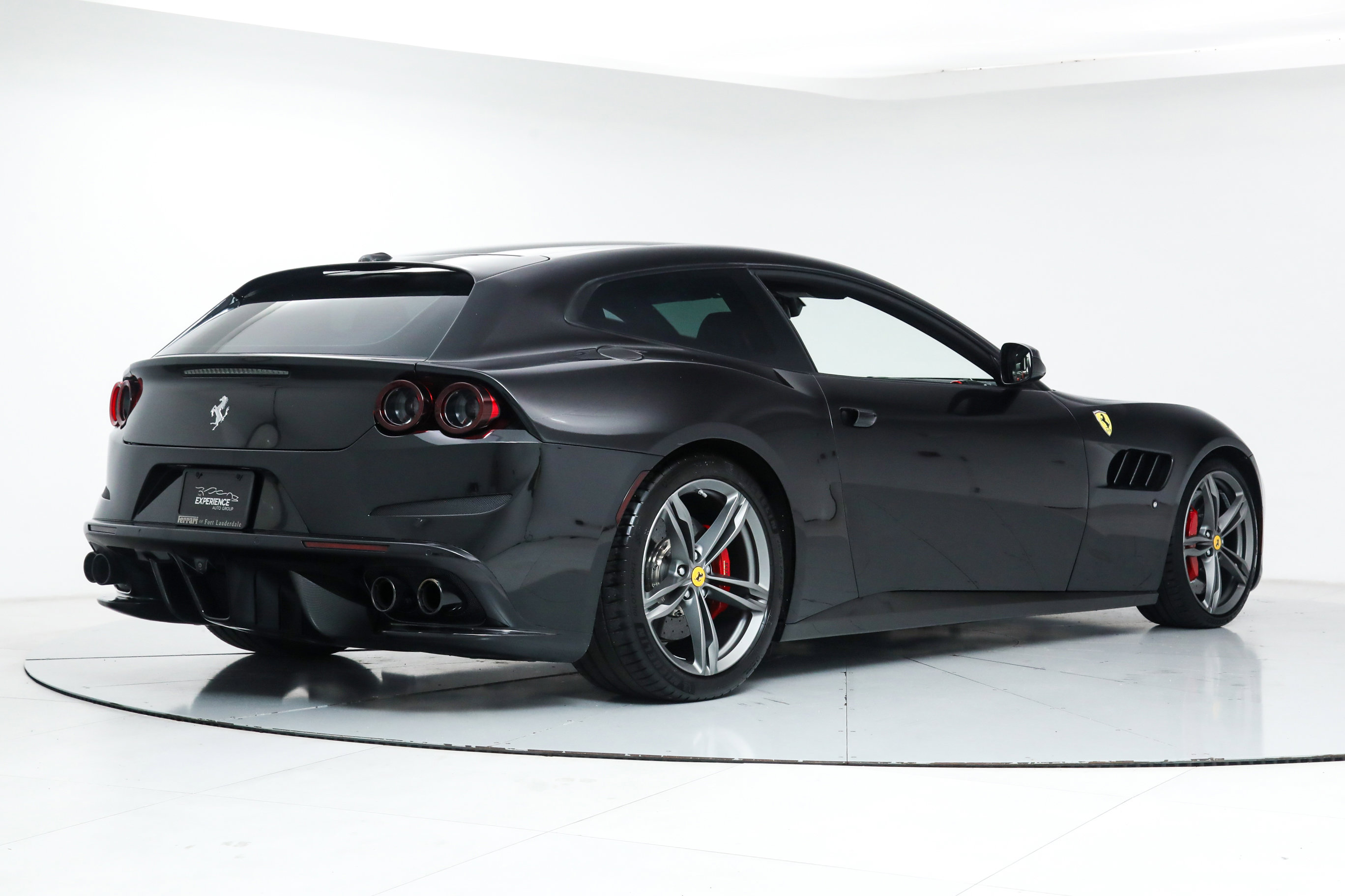 Certified Used 2018 Black Ferrari  image 3