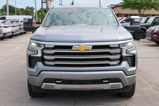 2024 Chevrolet Silverado 1500 High Country photo 2