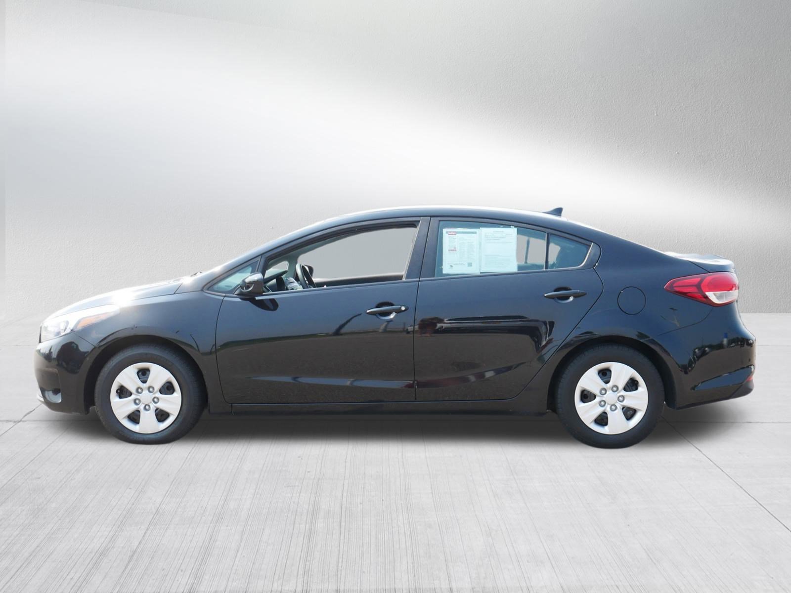2018 Kia Forte LX Base photo 4