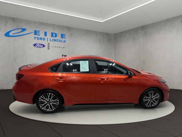 2023 Kia Forte GT-Line photo 4