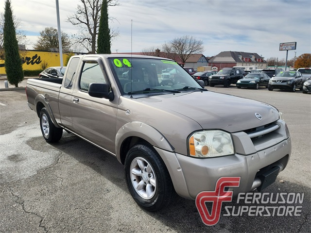 2004 Nissan Frontier XE's photo