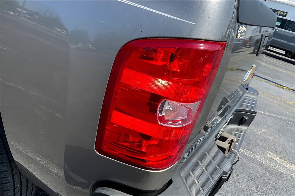 2013 Chevrolet Silverado 2500HD LT photo 28