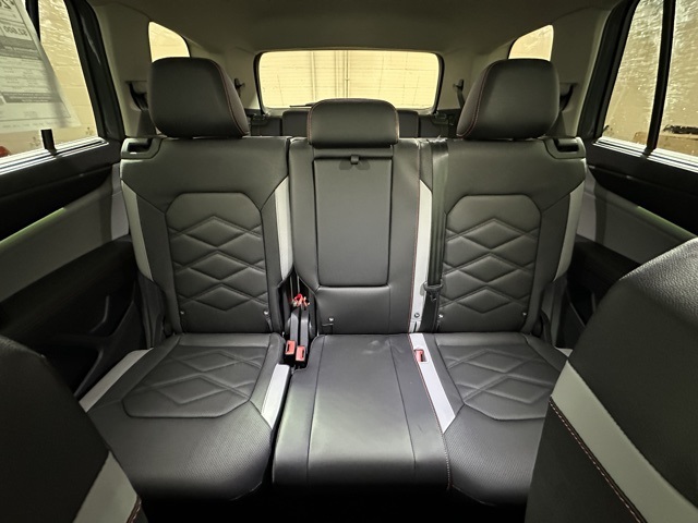 2025 Volkswagen Atlas Peak Edition SE photo 8