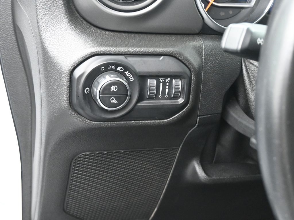 2021 Jeep Gladiator Willys photo 17