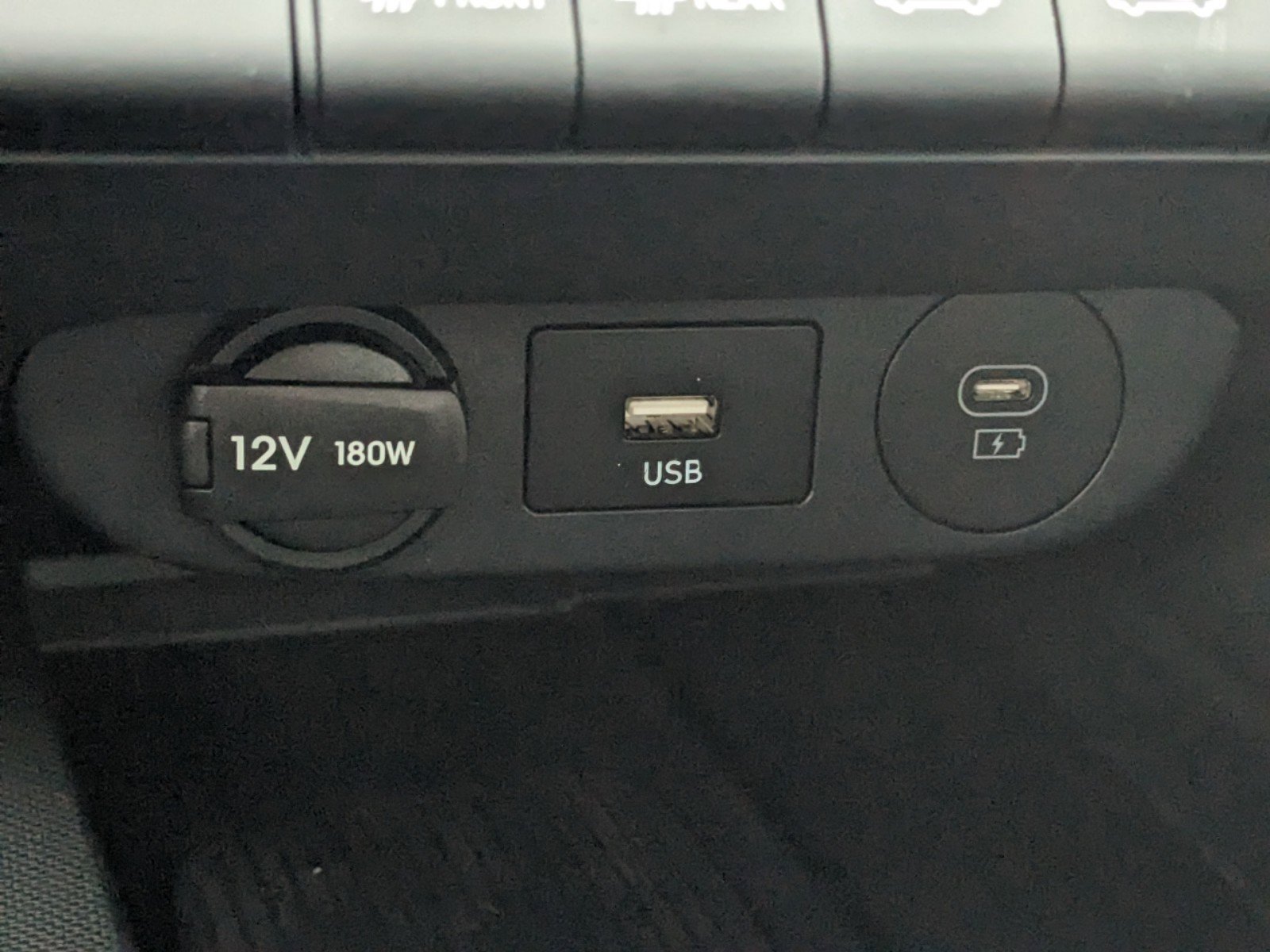 2025 Hyundai Elantra SEL Sport photo 19