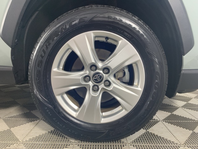 2021 Toyota RAV4 Hybrid XLE photo 9