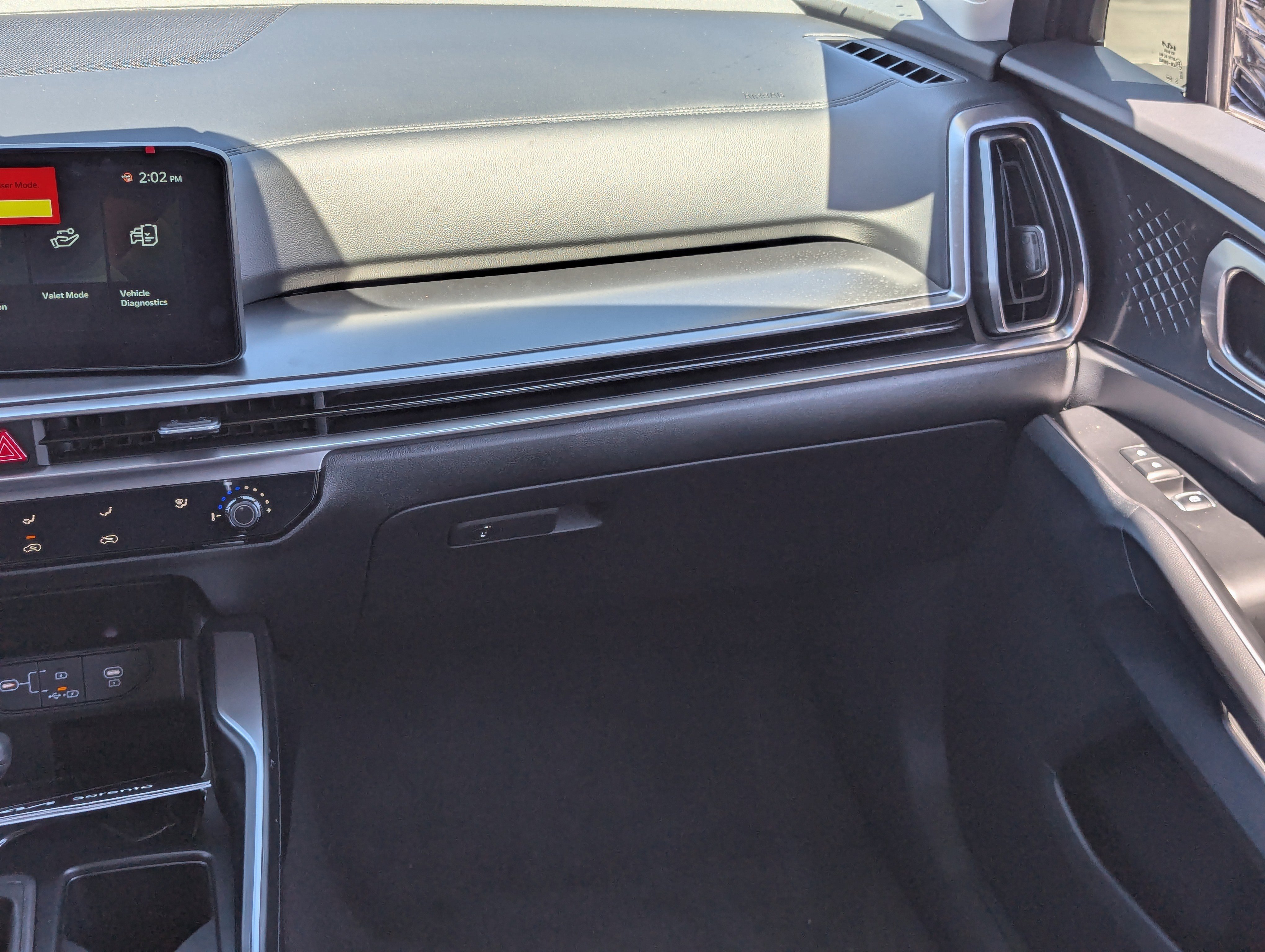 2025 Kia Sorento LX photo 2