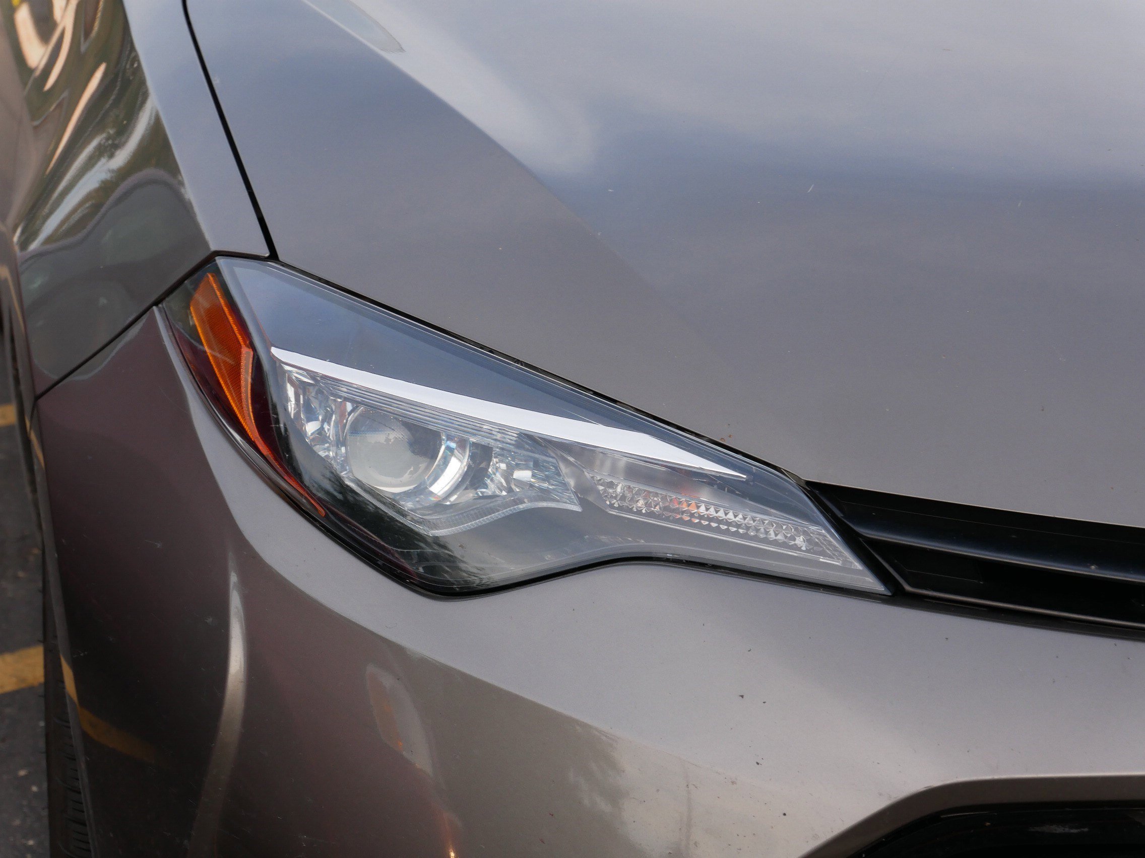 2019 Toyota Corolla L photo 2