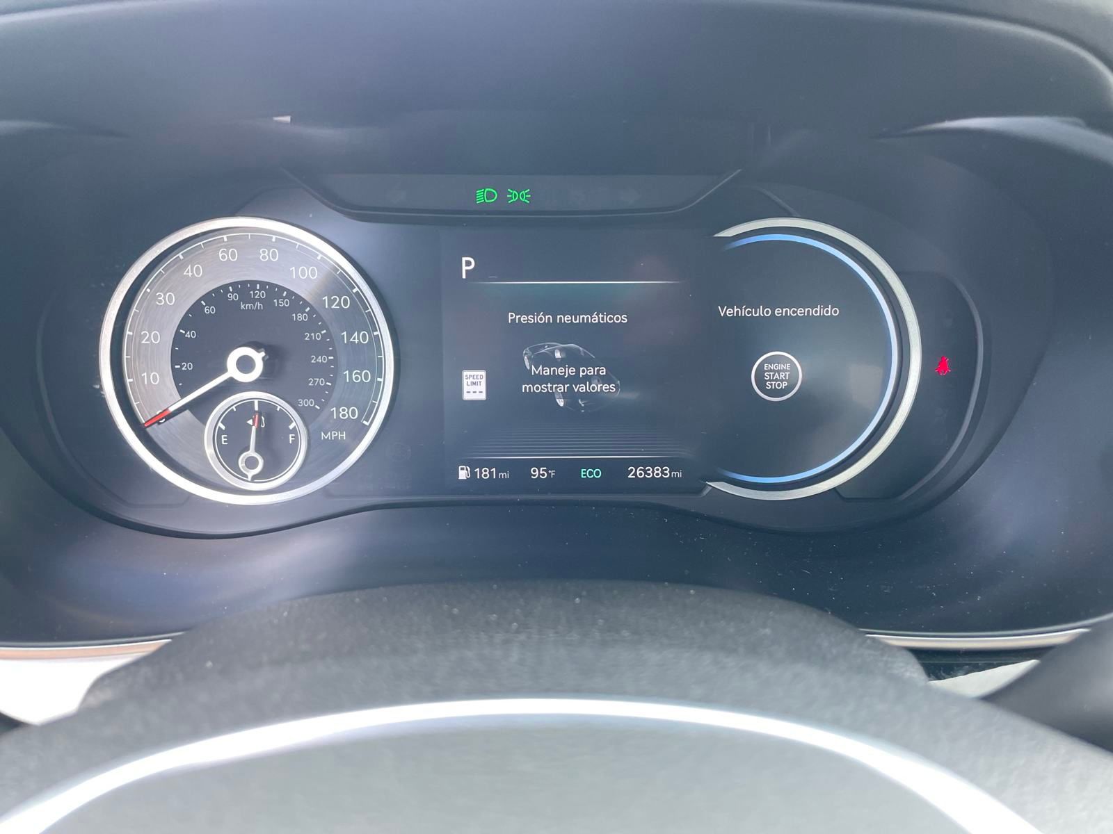 2024 Genesis G70 2.5T photo 12
