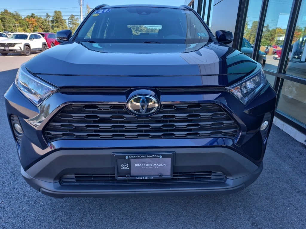 2021 Toyota RAV4 XLE photo 2
