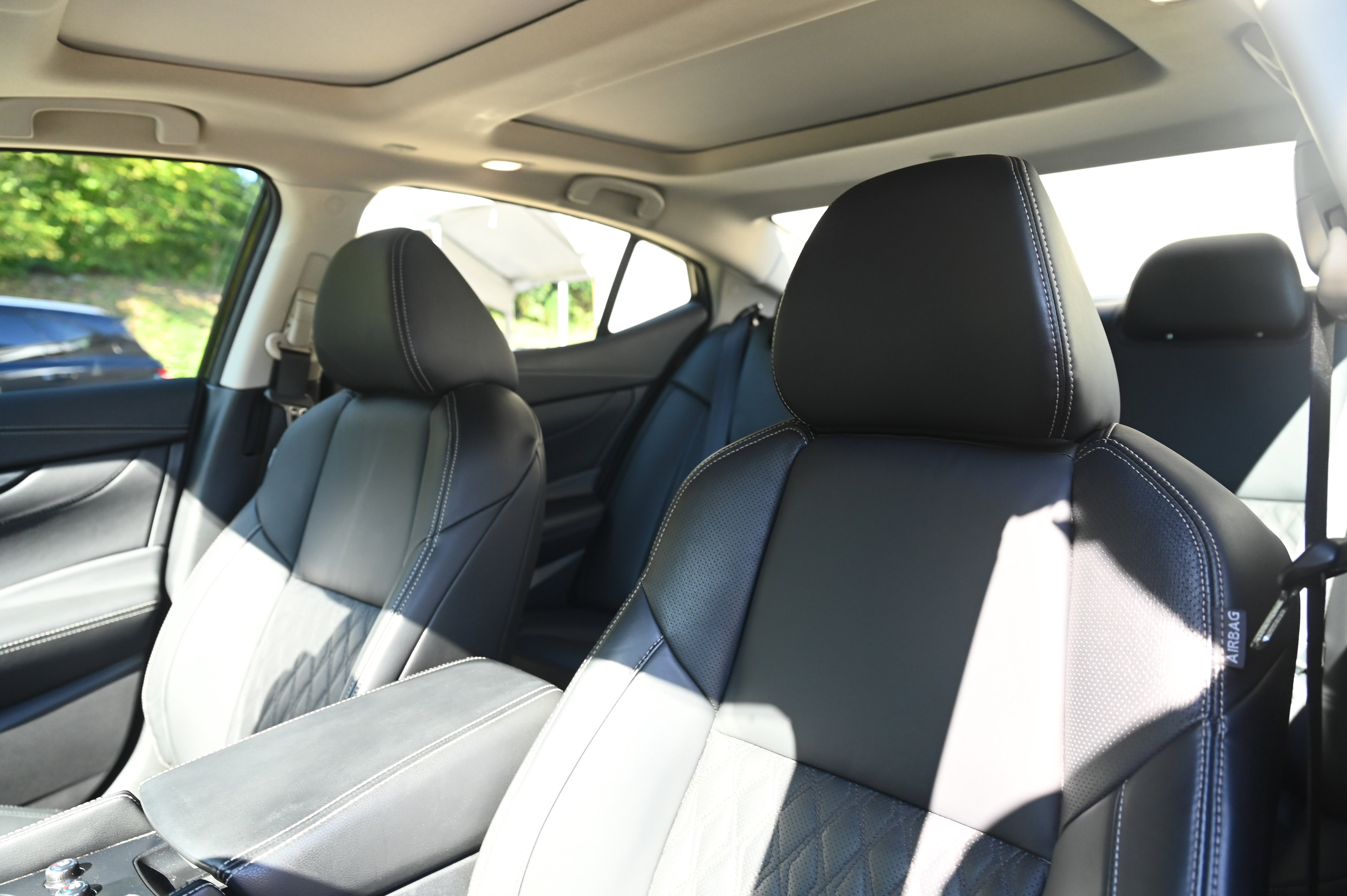 2023 Nissan Maxima Platinum photo 18