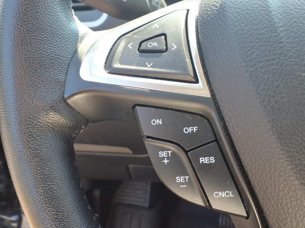 2022 Ford Edge SEL photo 18