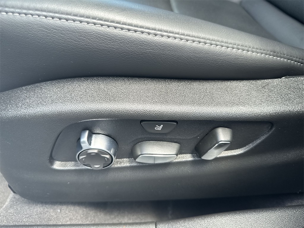 2024 Cadillac XT4 Premium Luxury photo 18