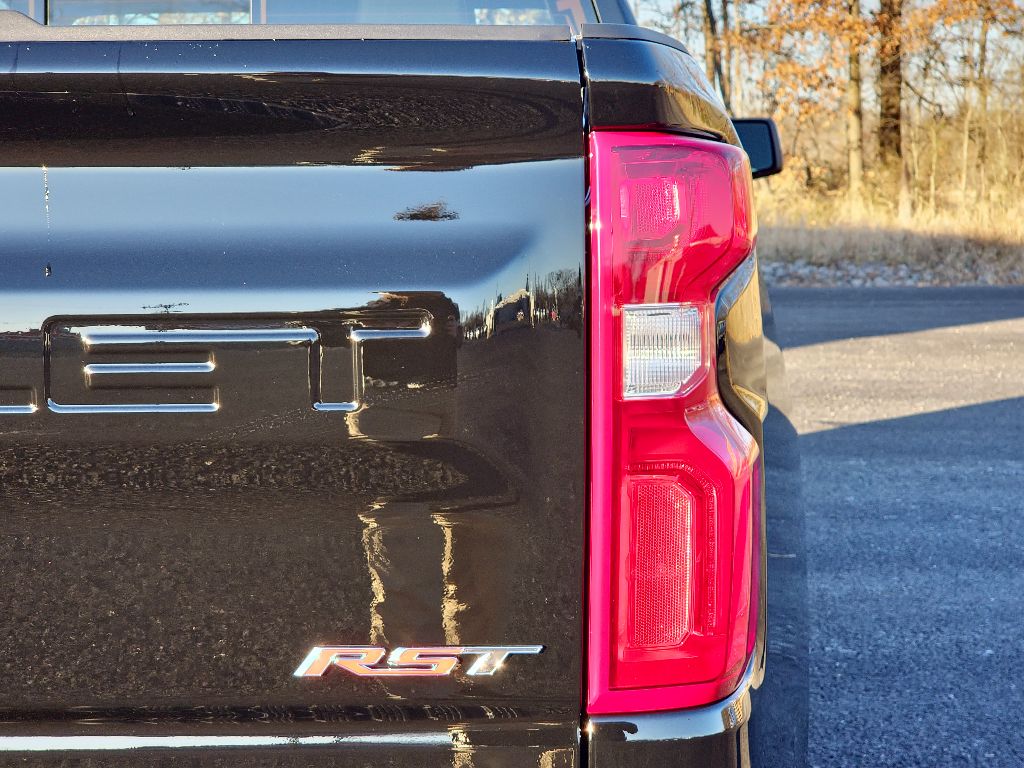 2025 Chevrolet Silverado 1500 RST photo 6