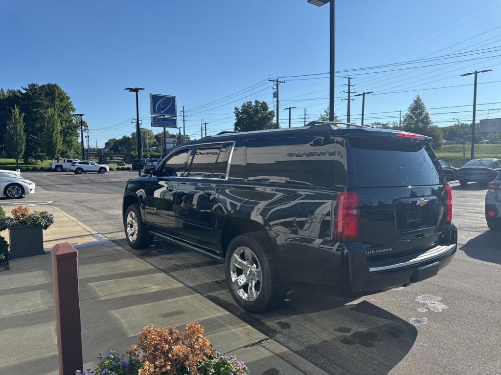 2017 Chevrolet Suburban 1500 Premier photo 4