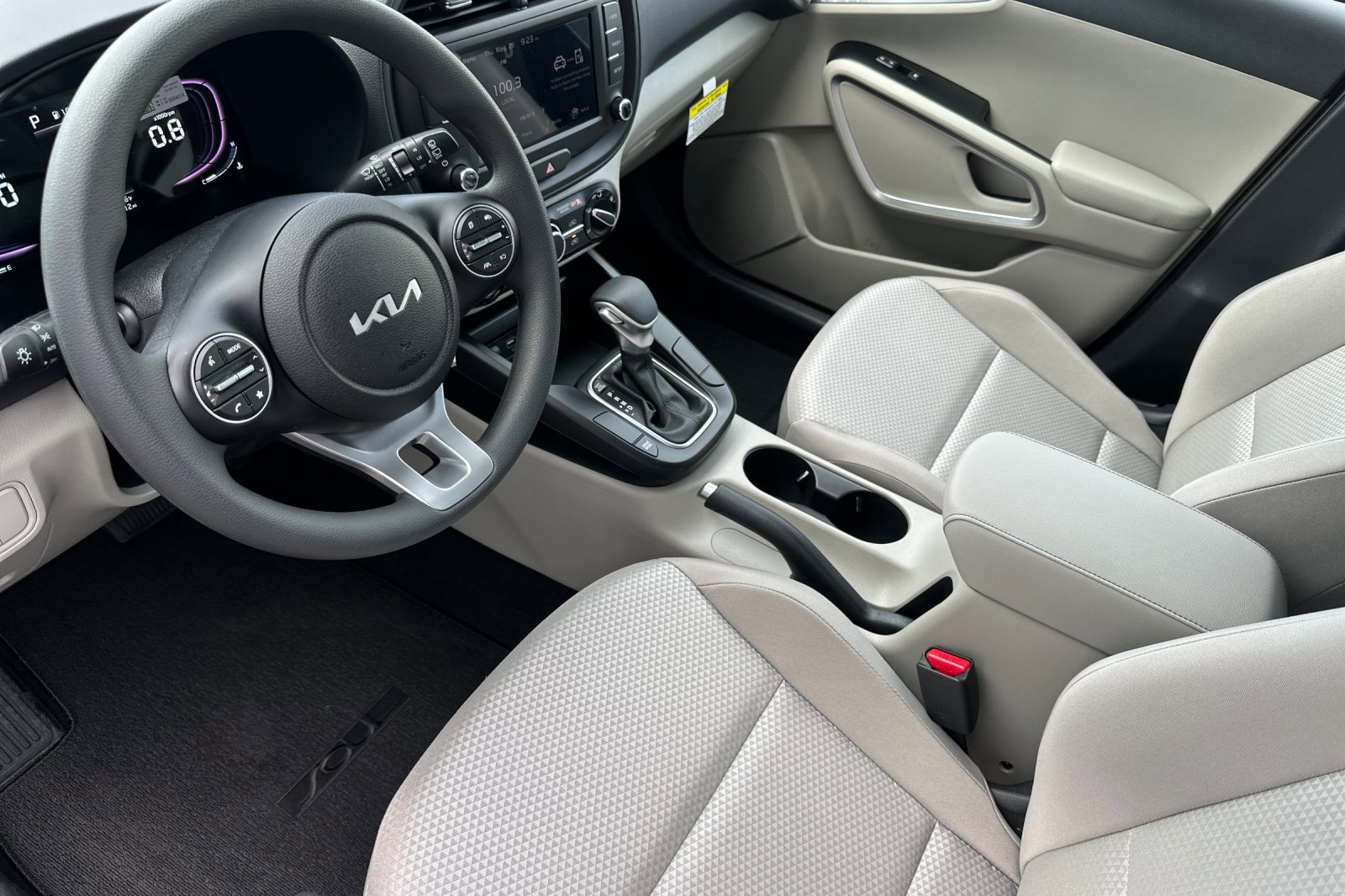 2025 Kia Soul LX photo 4