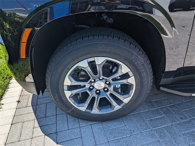 2025 Chevrolet Tahoe LS photo 14
