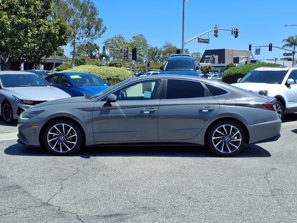 2022 Hyundai Sonata Limited photo 2