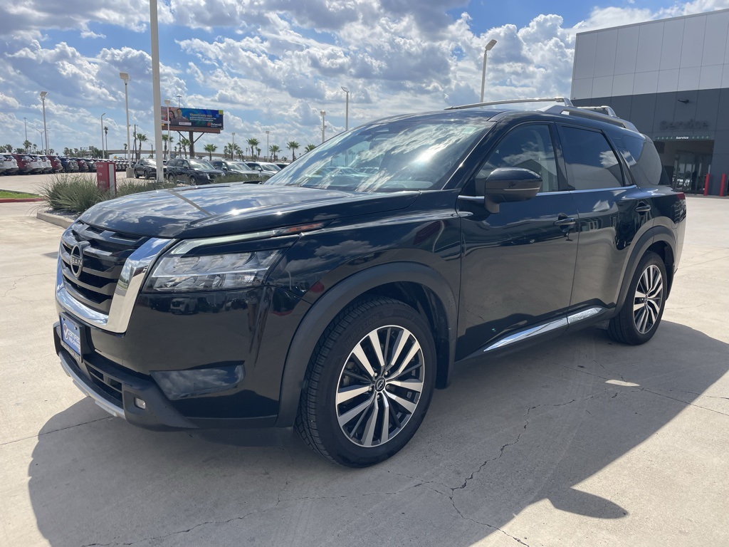 2022 Nissan Pathfinder Platinum photo 5
