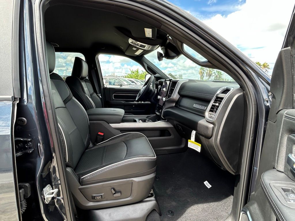 2025 Ram 3500 Laramie photo 32