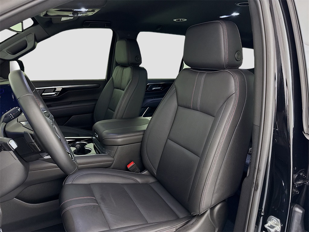 2025 Chevrolet Tahoe RST photo 20