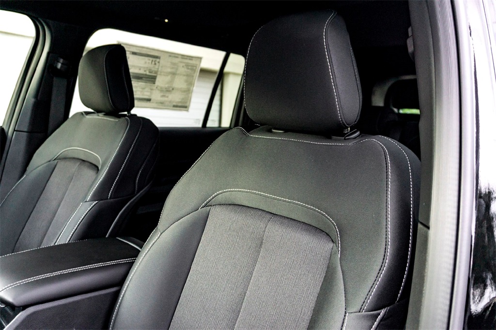 2025 Jeep Grand Cherokee Laredo X photo 9