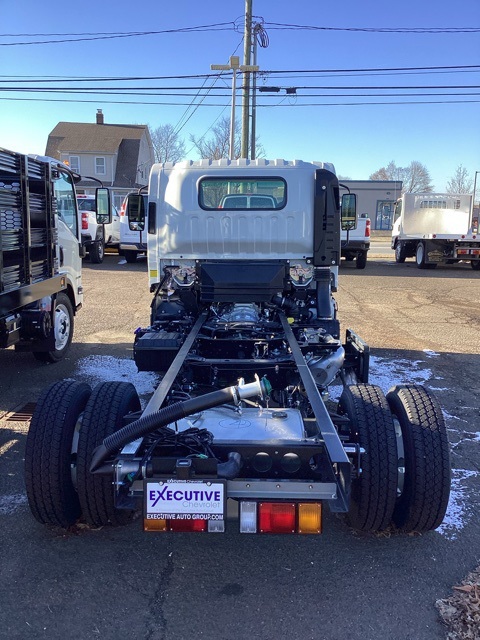2025 Chevrolet Silverado 4500HD photo 3