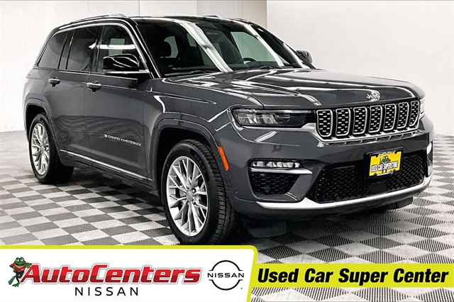 2023 Jeep Grand Cherokee Summit's photo