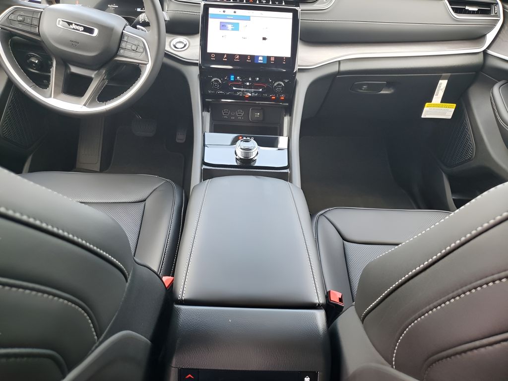 2025 Jeep Grand Cherokee Limited photo 21