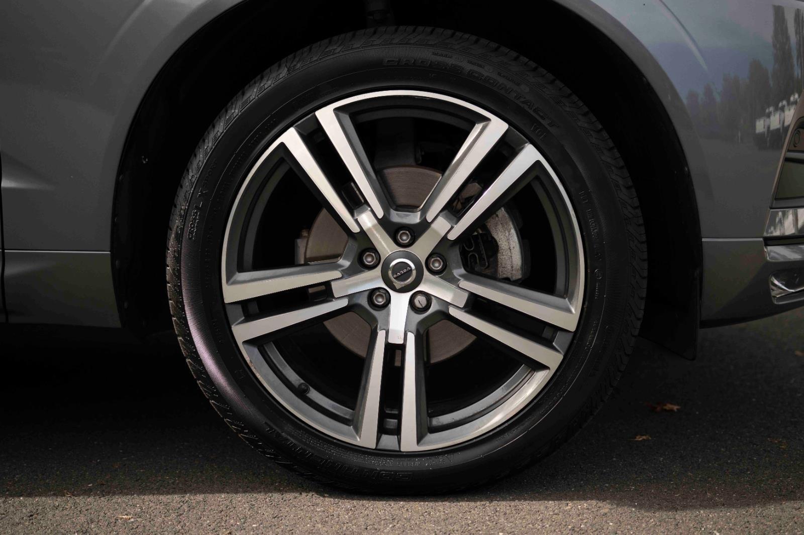 2021 Volvo XC60 Momentum photo 22