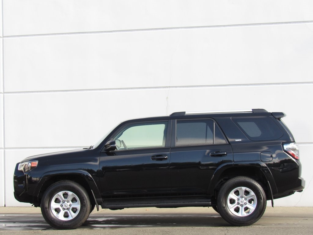 2024 Toyota 4Runner SR5 Premium photo 3