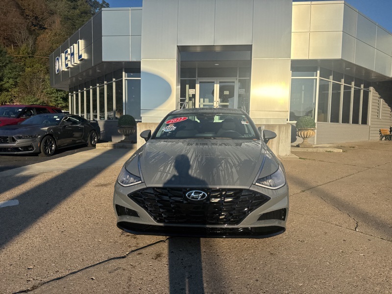 2022 Hyundai Sonata SEL photo 2