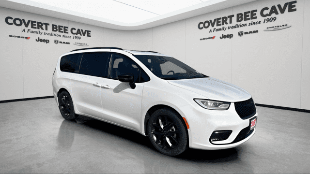 2026 Chrysler Pacifica Select's photo