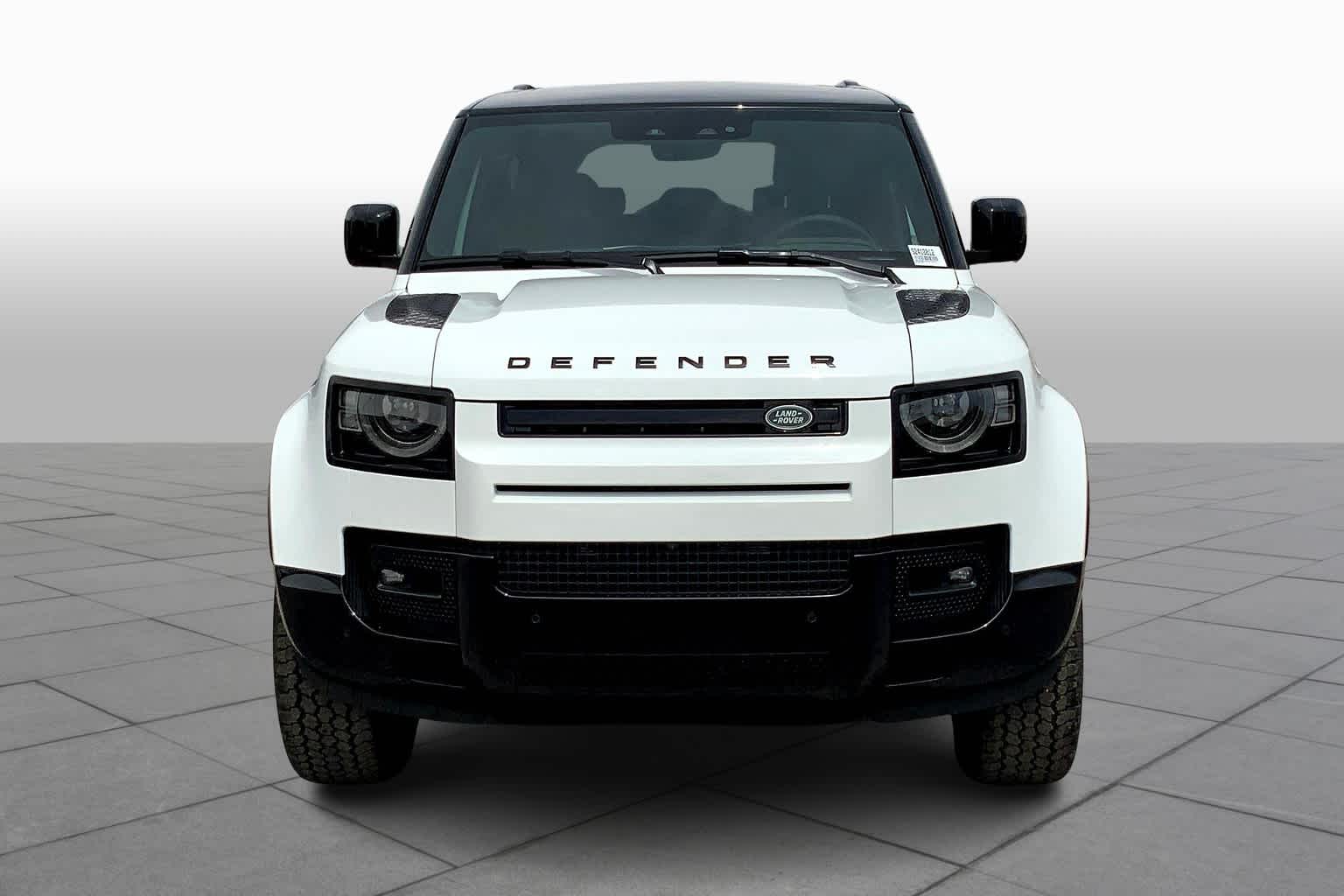 2025 Land Rover Defender 90 X-Dynamic SE photo 3