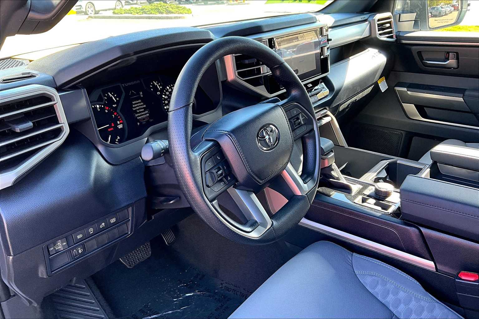 2025 Toyota Tundra SR5 CrewMax photo 8