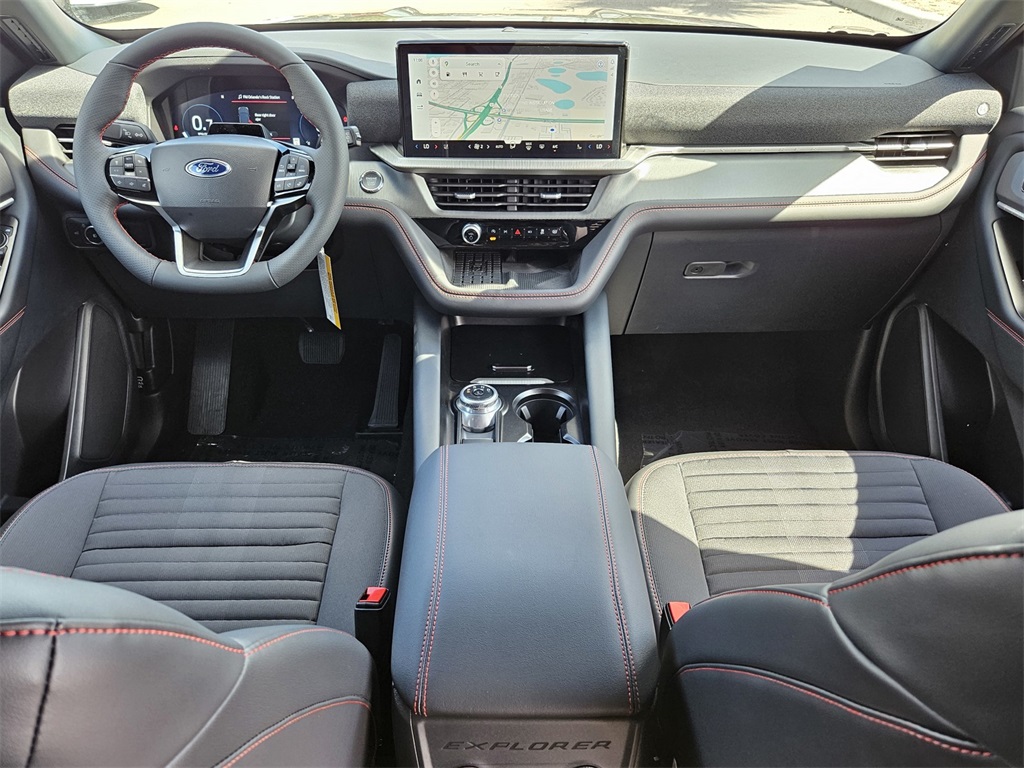 2025 Ford Explorer ST-Line photo 39