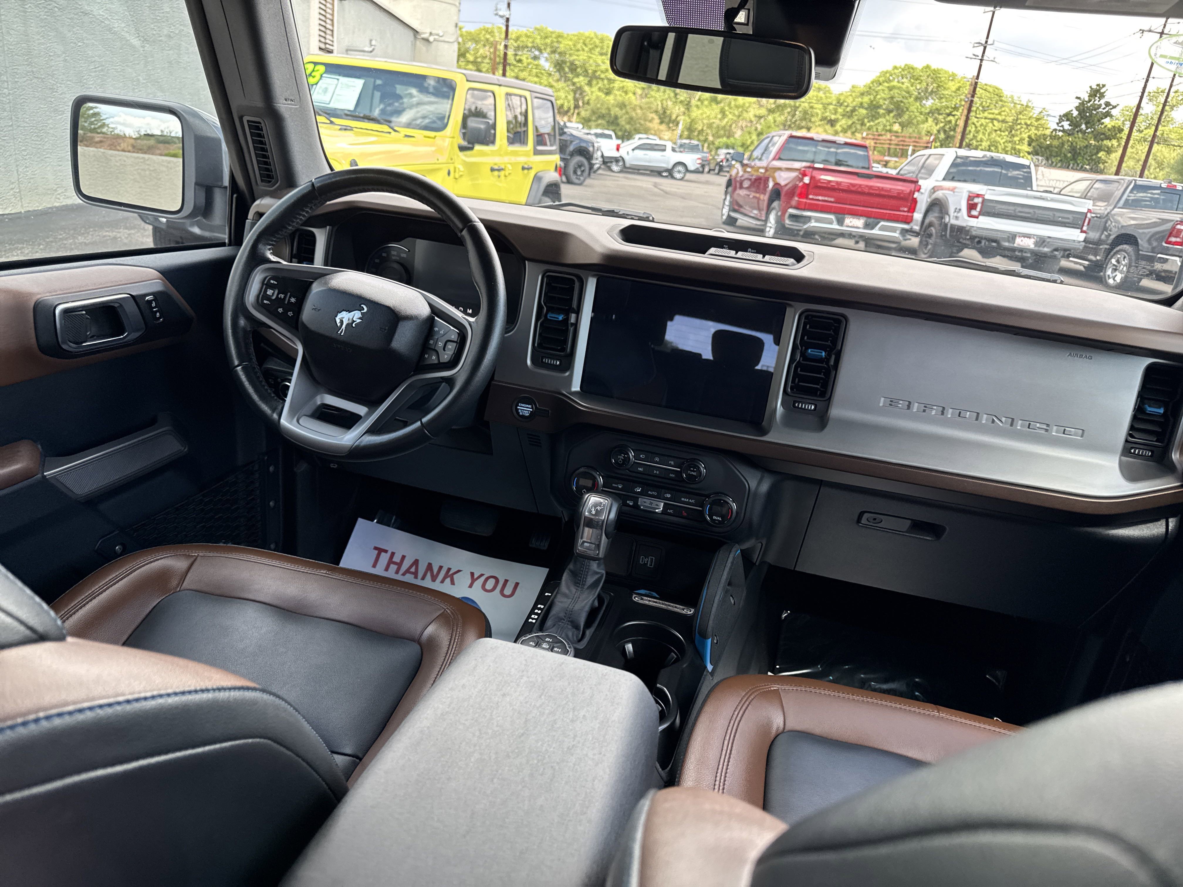 2023 Ford Bronco Outer Banks photo 2