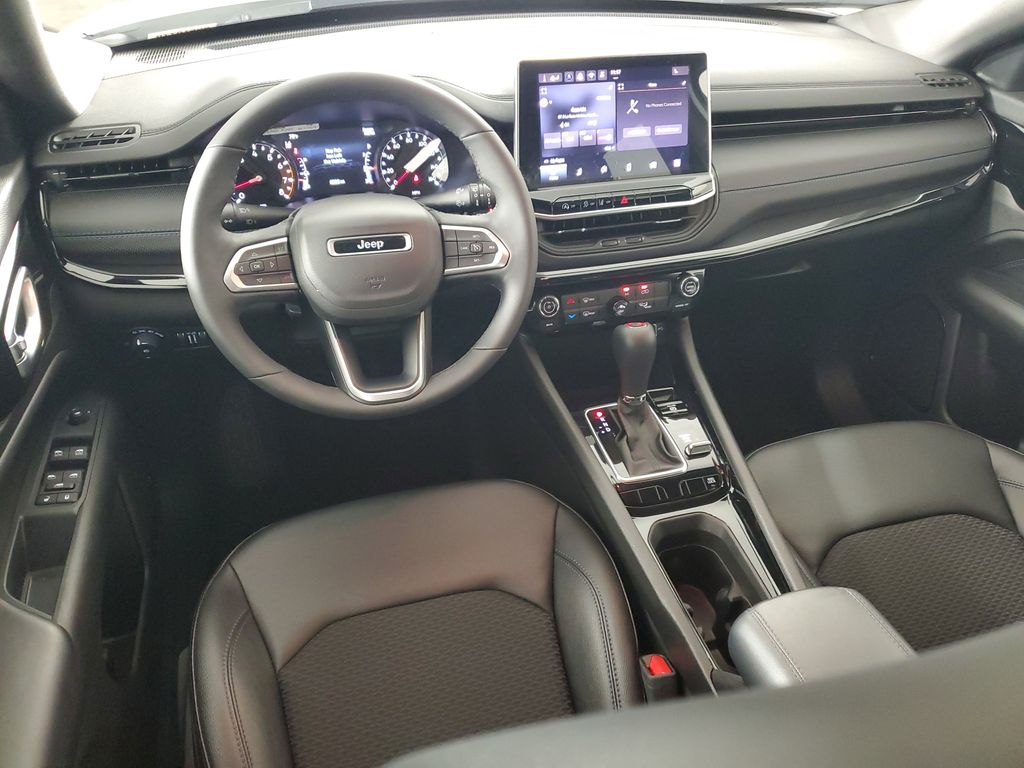 2025 Jeep Compass Latitude photo 12