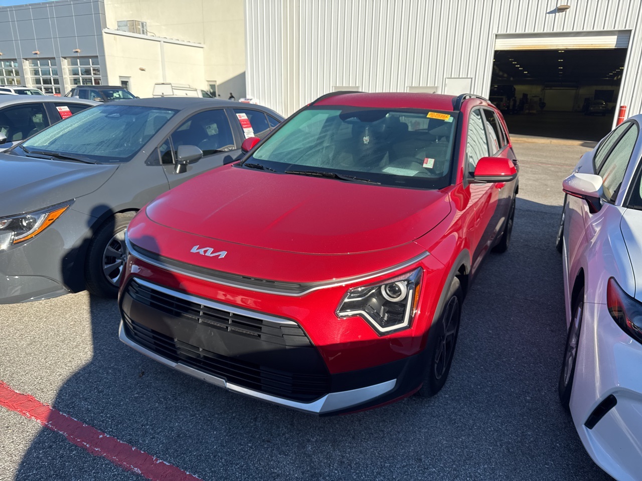 2023 Kia Niro LX's photo