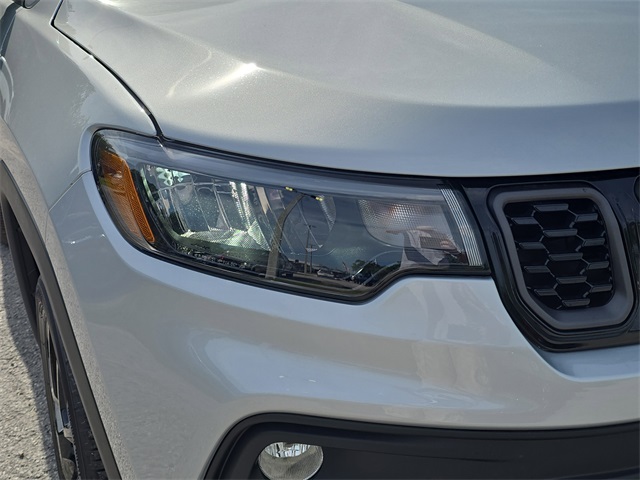 2025 Jeep Compass Latitude photo 3